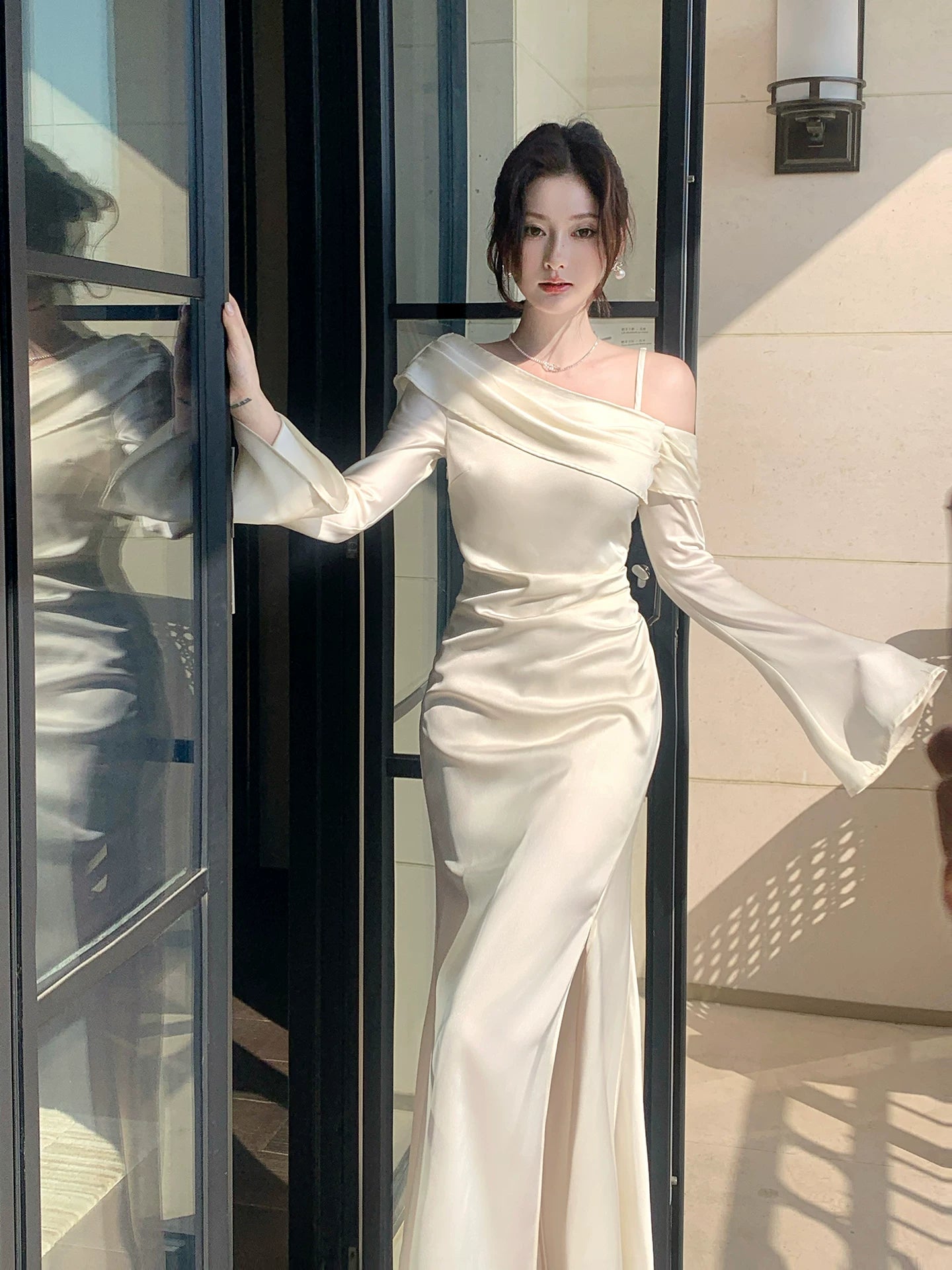 Robe de bal sirène élégante en satin soyeux blanc, épaules dénudées, longueur cheville, tenue pour une soirée d'anniversaire ou un 16e anniversaire AB2430