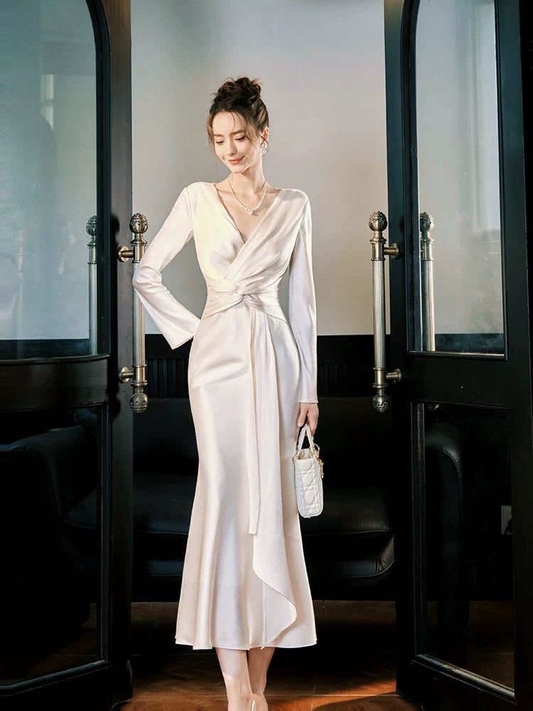 Sexy Meerjungfrauen-Abendkleid mit V-Ausschnitt, langen Ärmeln und Knöchellänge, auch als Hochzeitsgastkleid oder Outfit zum 22. Geburtstag geeignet (AB2511)