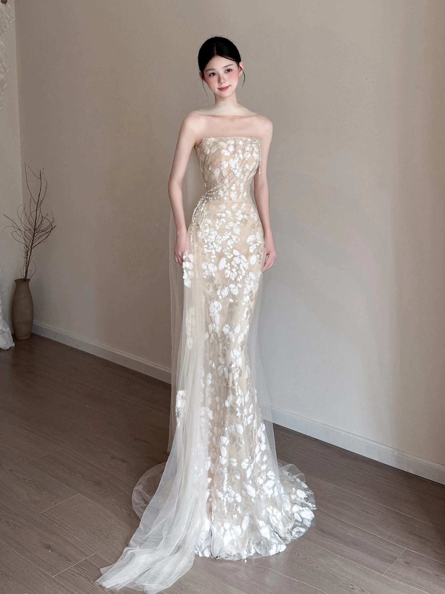 Robe de mariée sirène intemporelle sans bretelles, couleur champagne, en dentelle, avec foulard intégré, coupe ajustée AB2203
