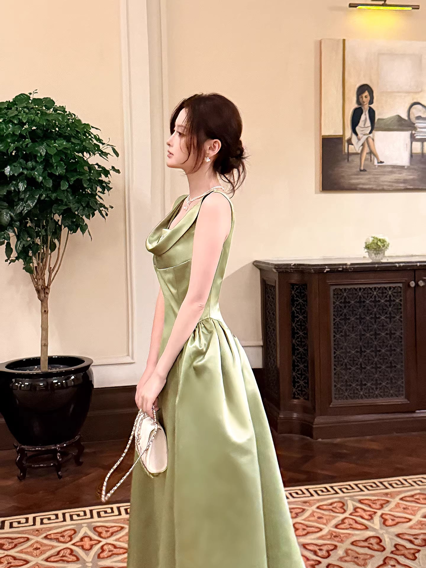 Robe de bal élégante en satin vert, coupe trapèze, col carré, longueur cheville, idéale pour une soirée d'anniversaire ou un 17e anniversaire (AB2481)