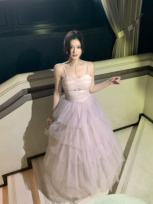 Elegantes, rosafarbenes Tüll-Abendkleid mit Spaghettiträgern in A-Linie, auch als Hochzeitsgastkleid oder Outfit für den 16. Geburtstag geeignet (AB2427).