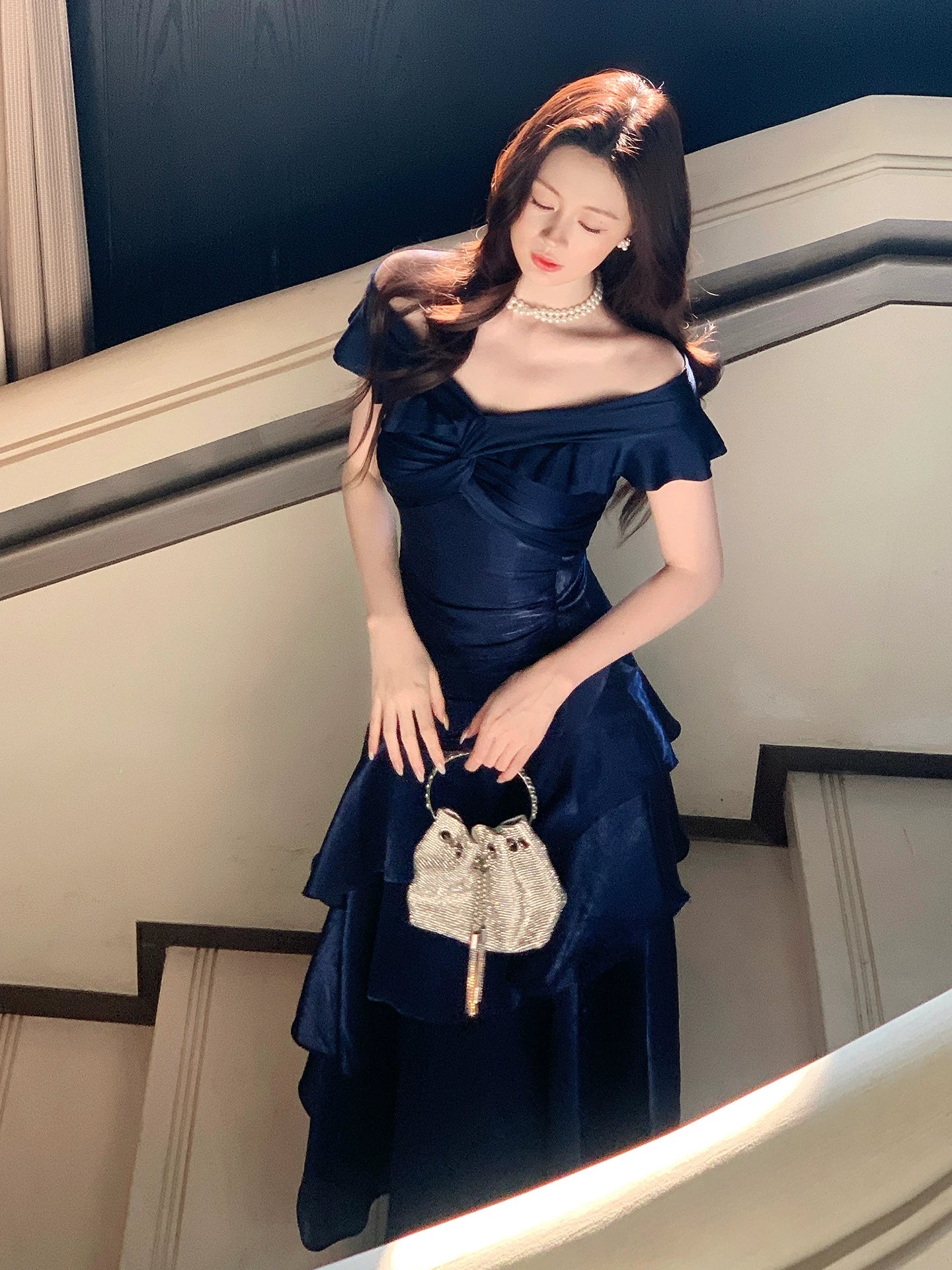 Robe de bal longue bordeaux élégante à épaules dénudées, style sirène, idéale pour une soirée d'anniversaire ou une fête de 16 ans (AB2460)