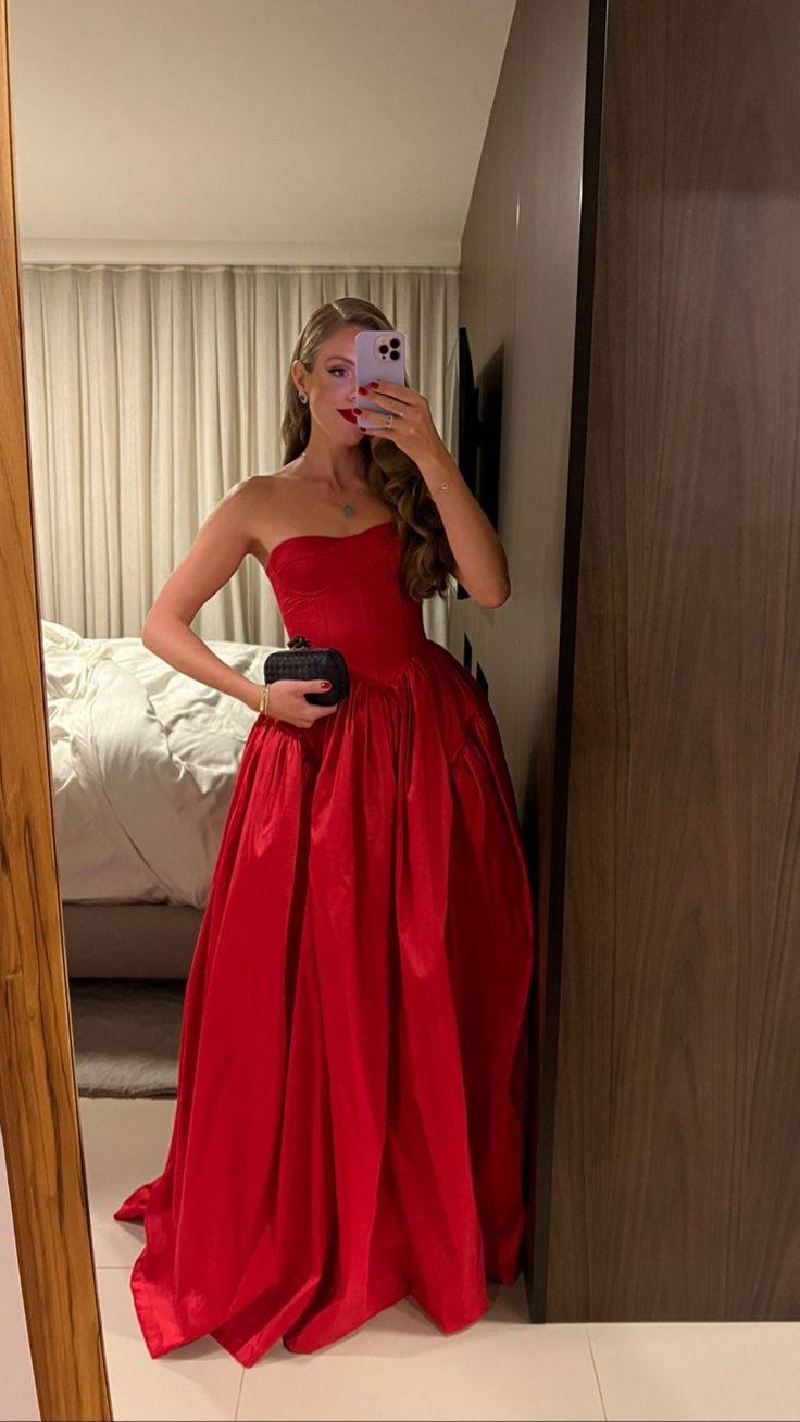 Charming A line Strapless Satin Pleated Red Long Prom Dresses Prom Gown 20th Birthday Outfits Formal Dress RB1579