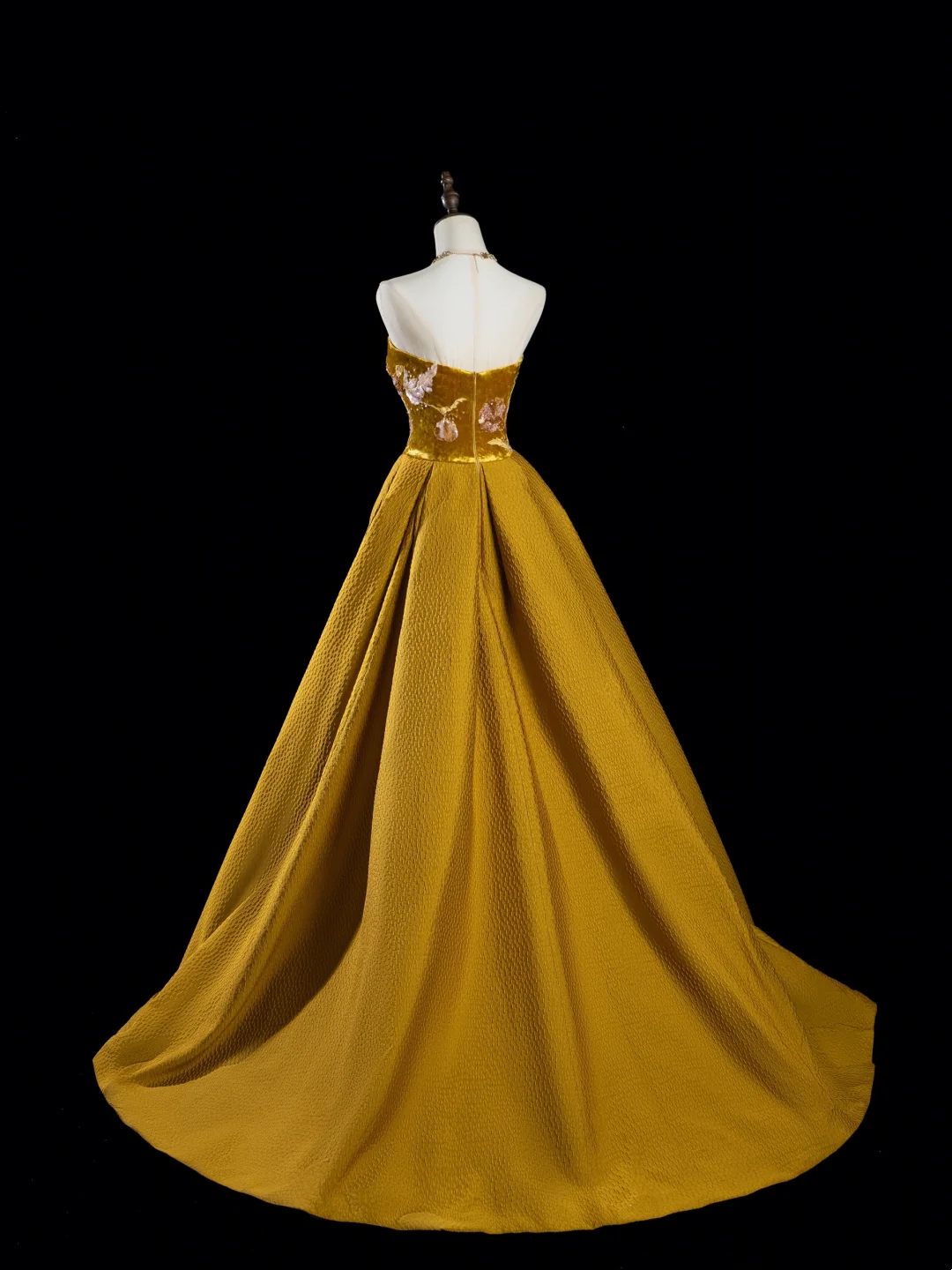 Retro Ballkleid Trägerlos Gold Satin Lange Ballkleider Beeindrucken 18. Geburtstag Outfits Ballkleid RB1885