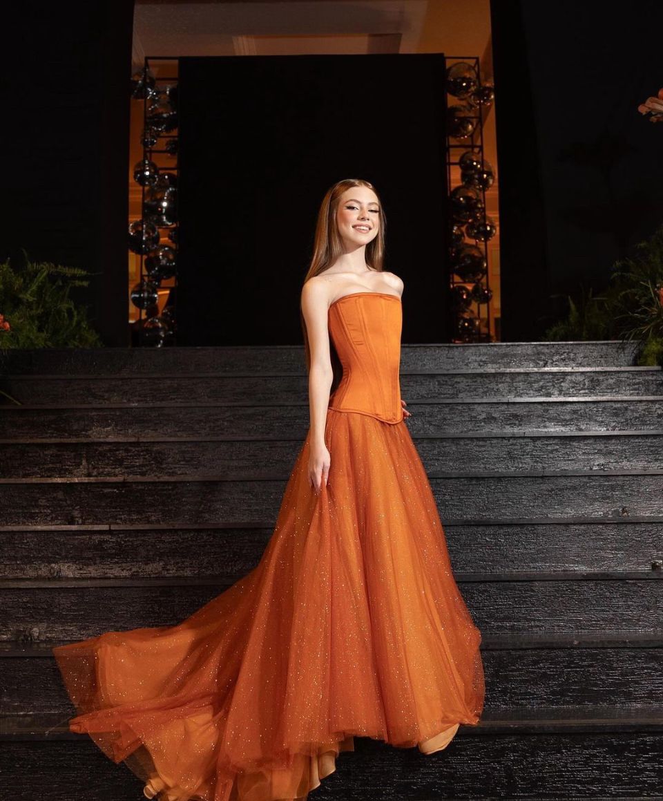 Charmantes Ballkleid trägerlos Tüll Orange Ballkleider Partykleid 20. Geburtstag Outfits Abschlusskleid RB782