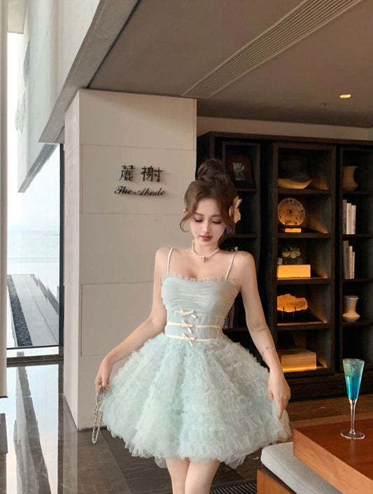 Schönes hellgrünes A-Linien-Kurzkleid aus Tüll mit Spaghettiträgern RF01001