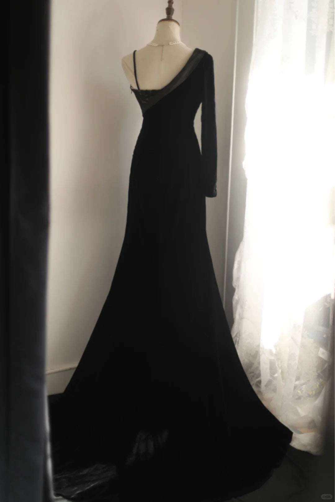One Shoulder Black Satin Backless Long Prom Dresses Formal Elegant Train Evening DressesRF0393