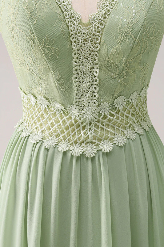 Grünes A-Linien-Brautjungfernkleid mit Spaghettiträgern und Rüschen und Spitze RF0427