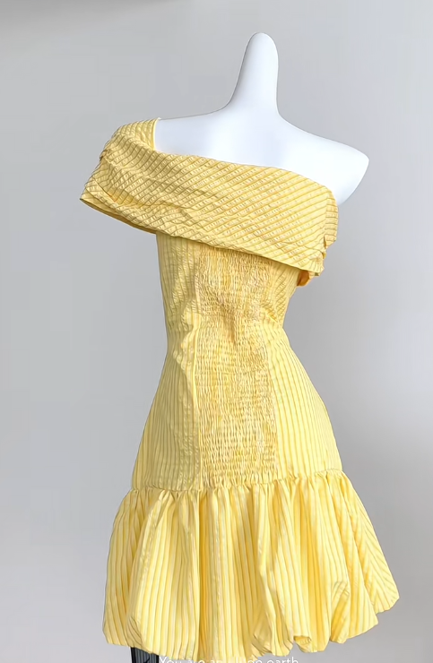 Wunderschönes buttergelbes One-Shoulder-A-Linien-Kurzballkleid Homecoming-Kleid RF0725