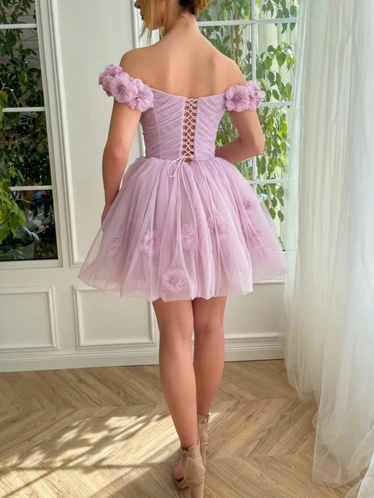Elegantes lila schulterfreies A-Linien-Tüll-Kurzballkleid Homecoming-Kleid RF0726