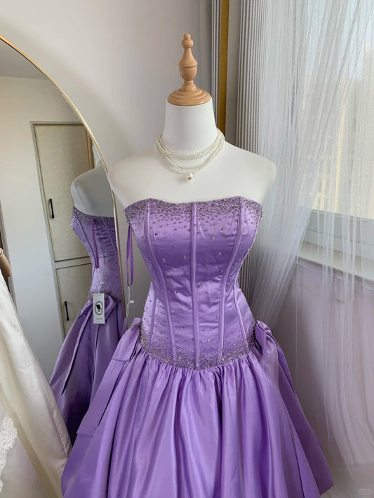 Vintage Lila Trägerloses A-Linie Satin Perlen Kurzes Ballkleid Homecoming Kleid RF0751