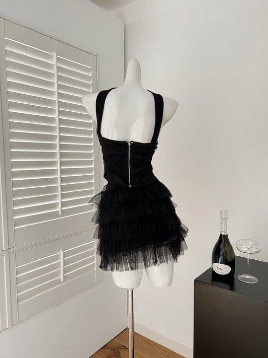 Schwarzes trägerloses Etuikleid mit Tüllapplikationen, kurzes Partykleid, modisches Homecoming-Kleid RF0859
