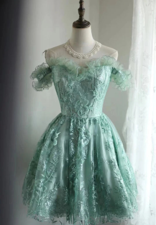 Wunderschönes grünes schulterfreies A-Linien-Tüll-Kurzballkleid mit Perlenbesatz RF0873