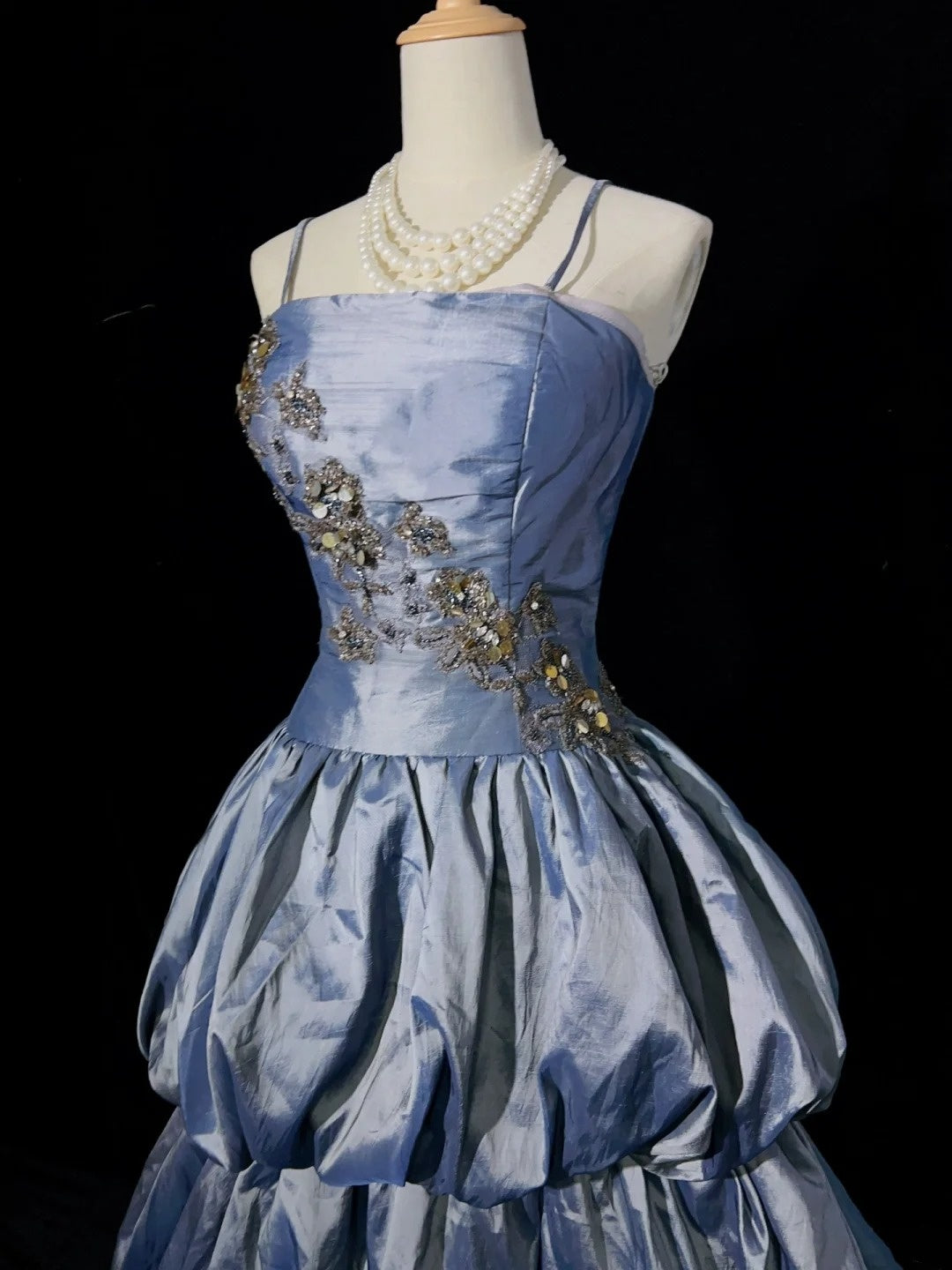 Belles robes de bal Inspirations Robe de bal Bretelles fines Satin gris avec dentelle Longue pour femme Robe de soirée N3202