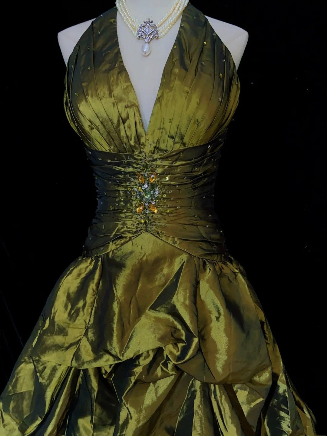 Robes de bal de promo modestes Robe de soirée en satin vert olive longue Robes de soirée formelles N3485