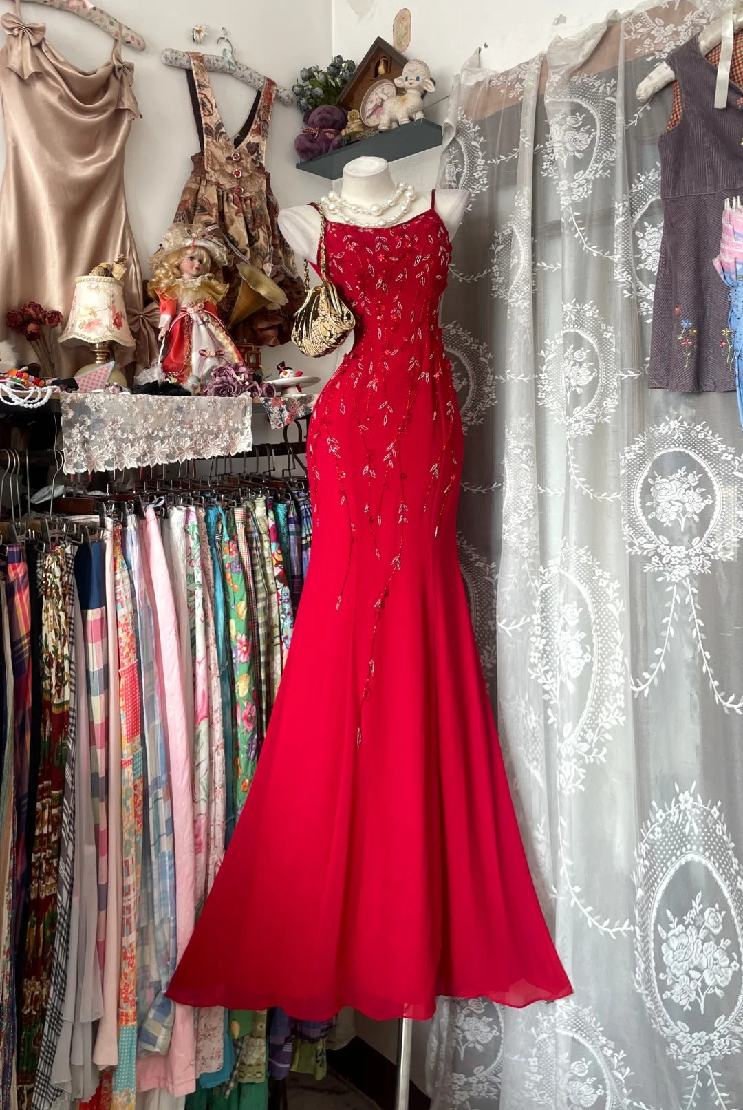 Elegantes, ärmelloses Meerjungfrauen-Abendkleid im 80er-Jahre-Stil aus rotem Chiffon mit Spaghettiträgern (N1967)