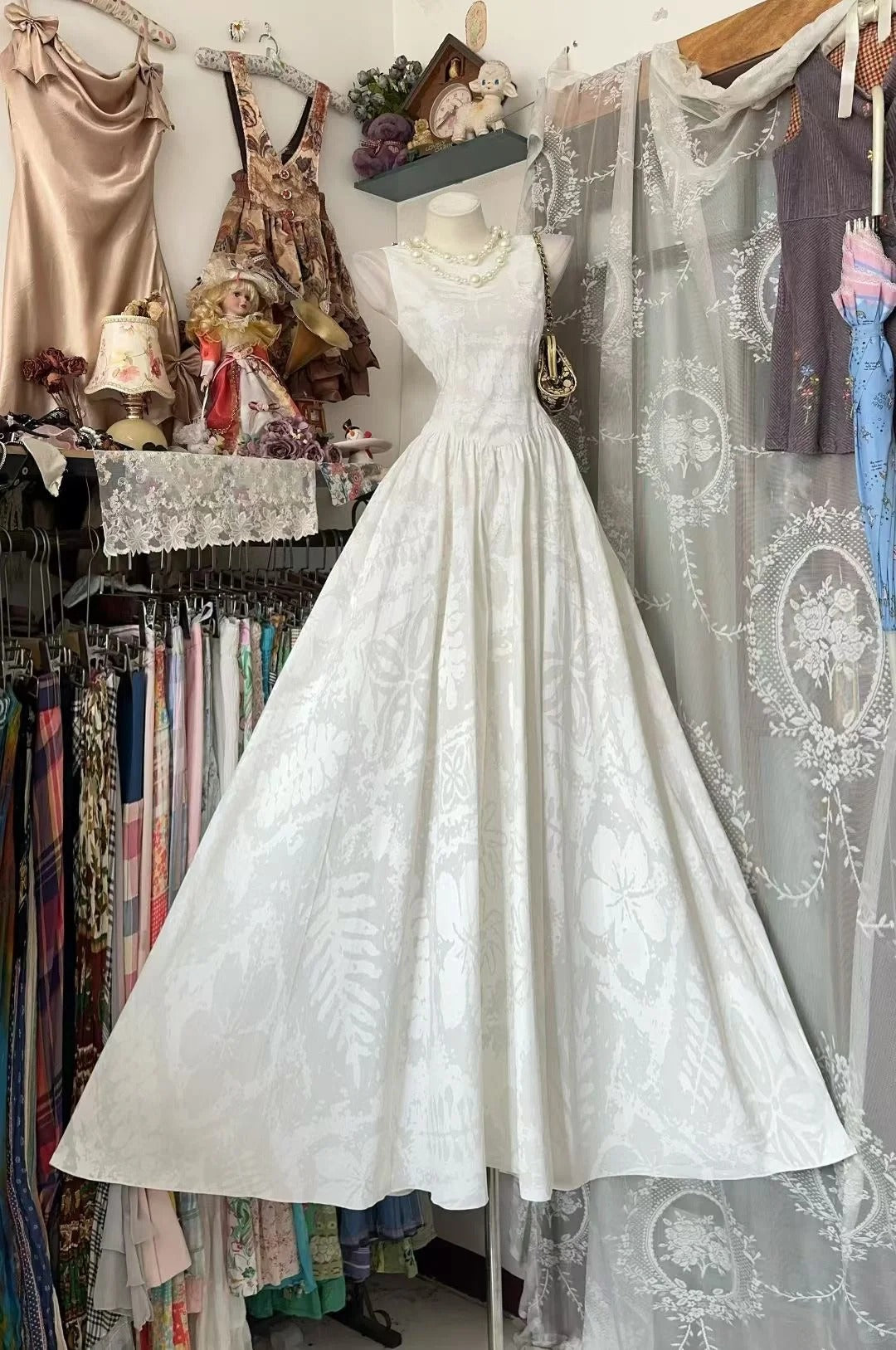 Vintage Ballkleid, weißes Spitzenkleid mit U-Boot-Ausschnitt, langes Abendkleid N1955