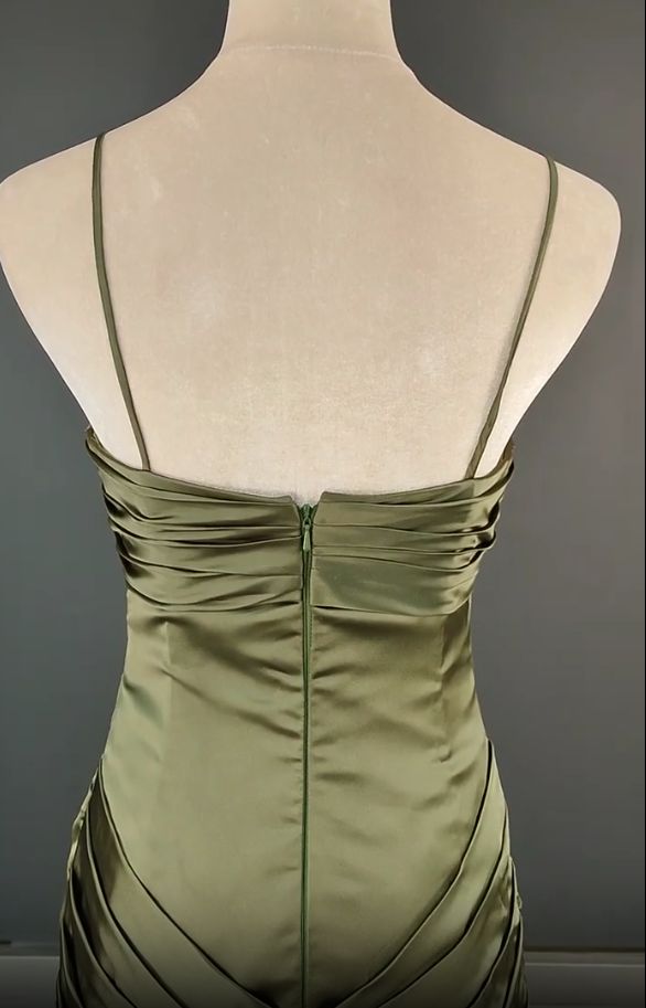 Robe de bal longue sirène élégante à fines bretelles en satin vert foncé, robe de soirée somptueuse N1782