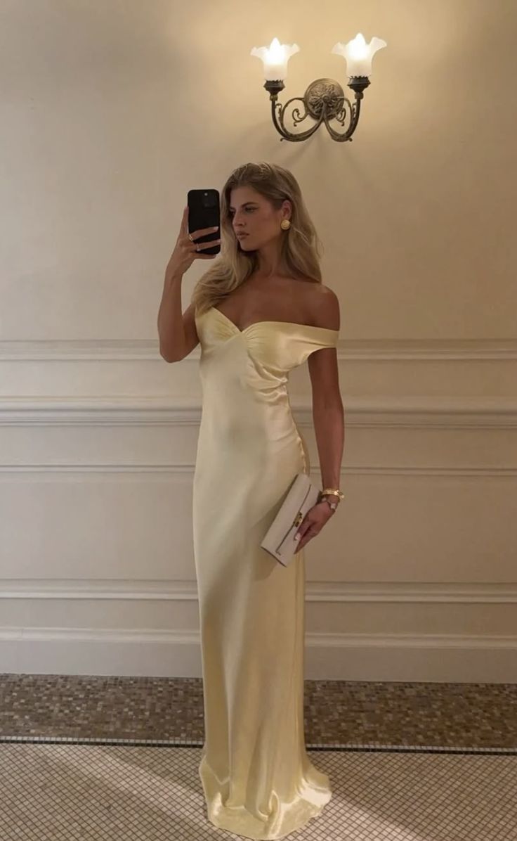 Charmante Robe de Bal de Sirène Épaules Dénudées en Satin Jaune sans Manches Formelle pour Femmes Filles Adolescentes N2310