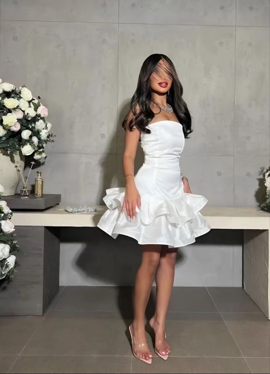 Glamorous Ball Gown Strapless White Satin With Ruffled Knee Length Homecoming Dresses High Shool Graduation Hoco Outfits RB4618