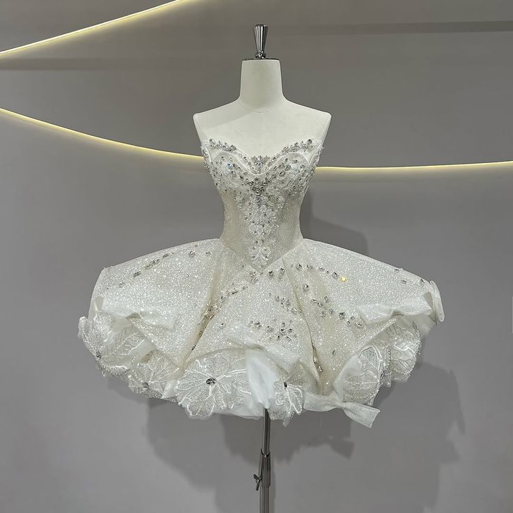 Wunderschönes Ballkleid Sweetheart Weiß mit Silberperlen Mini Abschlussballkleider Kurze Inspo Senior Homecoming Outfits RB3559