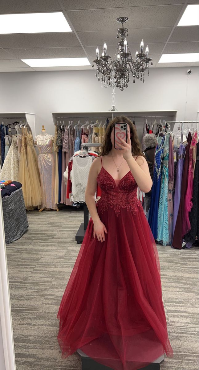 Robe de bal longue bordeaux en tulle, coupe trapèze, dos nu, élégante, N1026