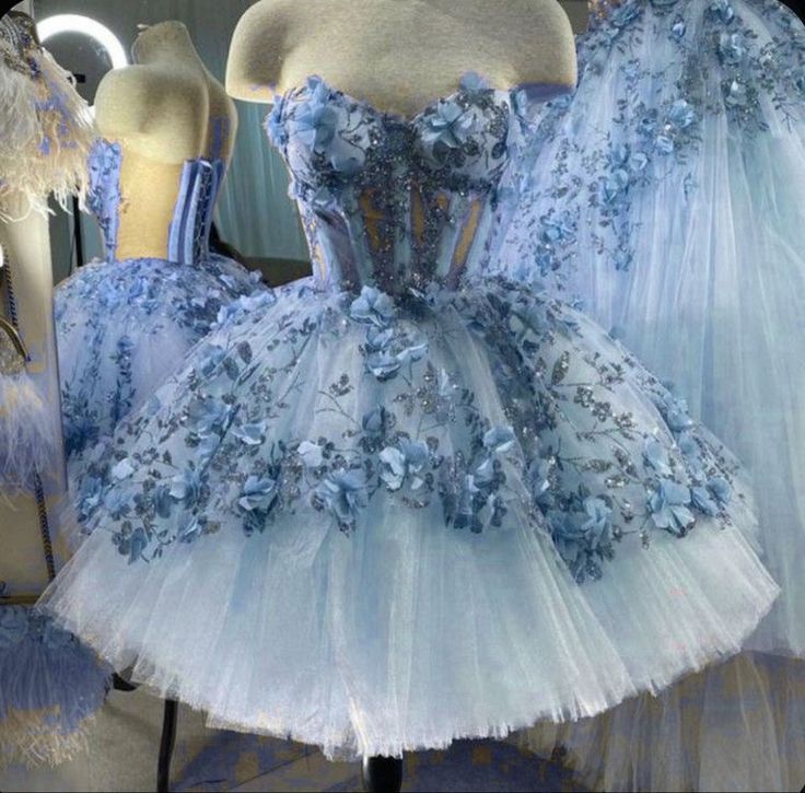 Mignonne robe de bal bustier en tulle bleu avec fleurs mini courte inspiration robe de rentrée des classes robes de bal RB4152