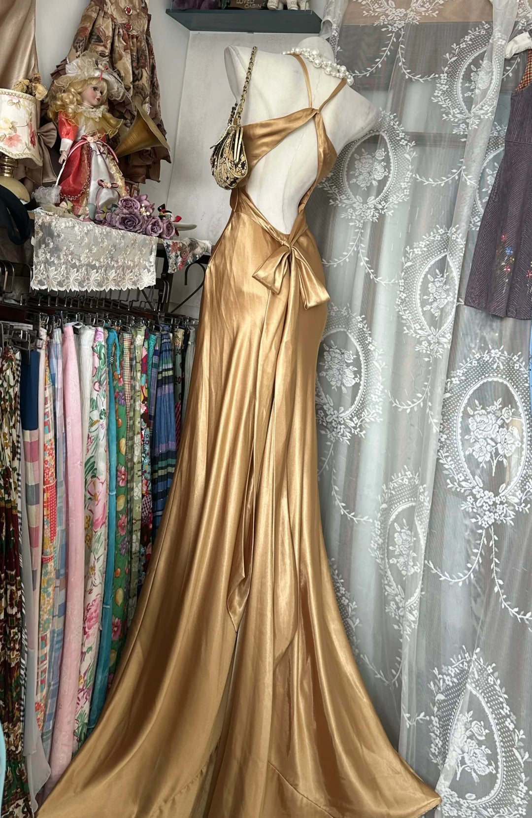 Robe de bal longue sirène élégante en satin doré dos nu et col en V pour adolescentes - Tenue de soirée formelle N1047