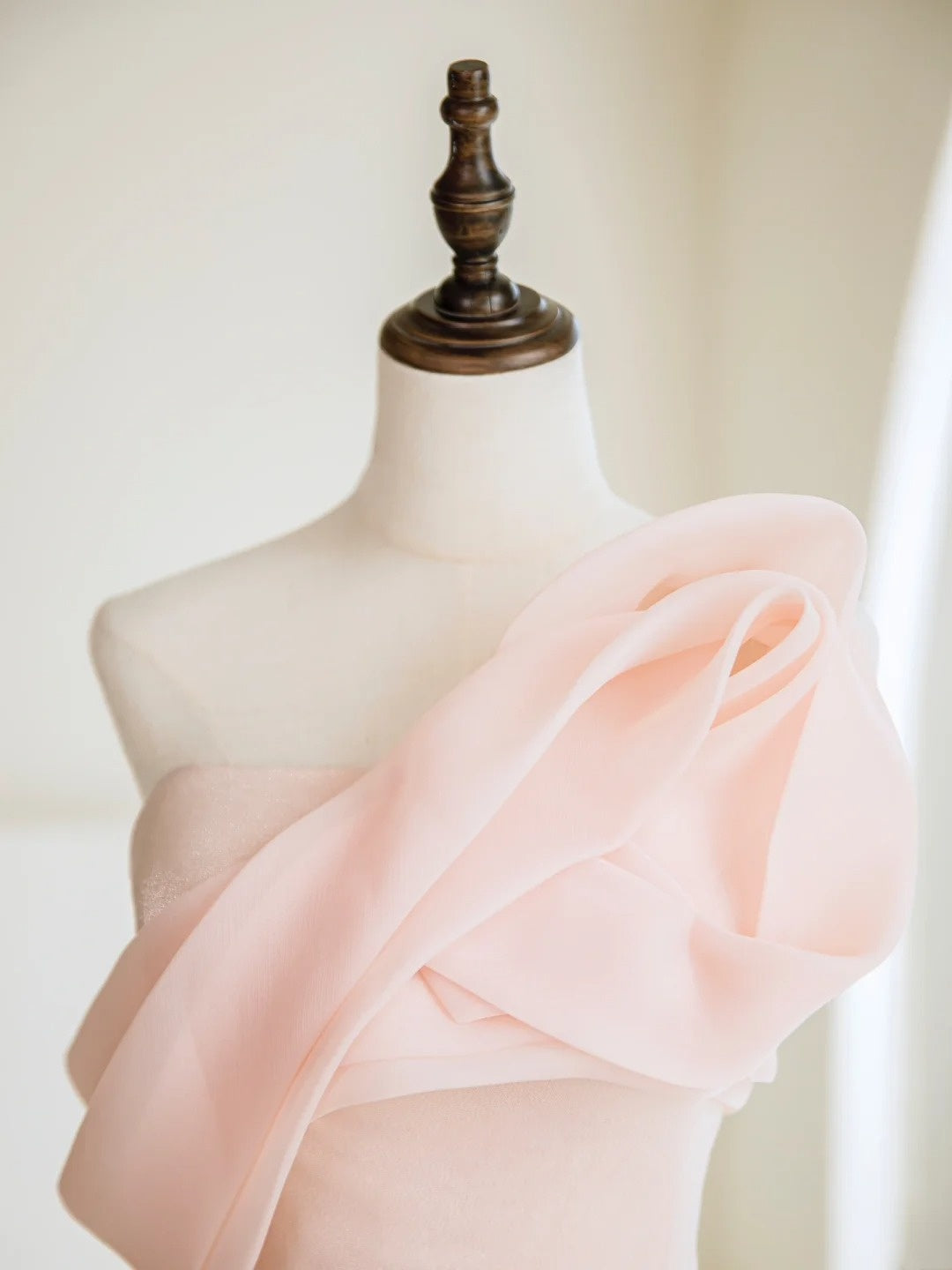 Robe de bal longue rose poudré asymétrique sirène intemporelle - Inspiration robe de soirée - N304