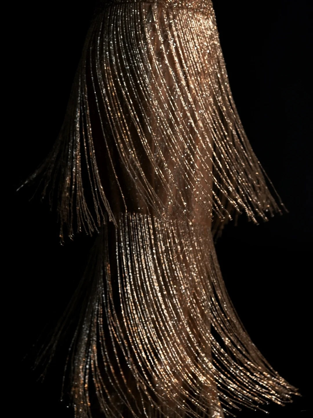 Robe de bal longue sirène modeste à col en V et franges à sequins N606