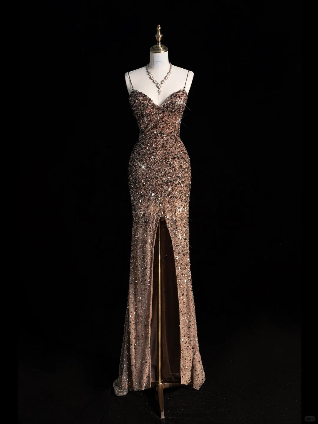Robe de soirée longue à fines bretelles et sequins champagne, style sirène scintillante, N949