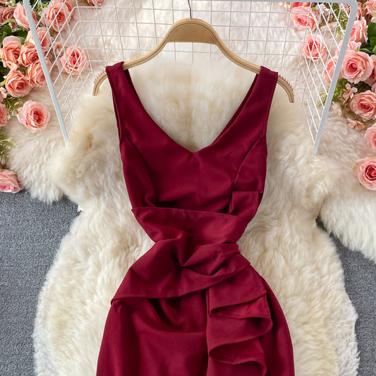 Rotes Kleid mit V-Ausschnitt, modisches Kleid RF0360