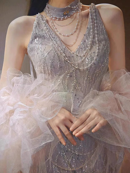 Robe de bal fourreau pailletée sans manches à col en V et fente en tulle, inspiration pour une longue soirée ou un 18e anniversaire (AB2226)