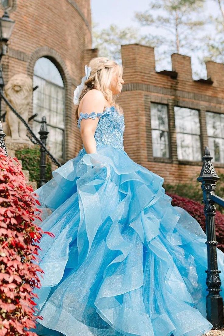 Robe de bal ravissante à épaules dénudées, bleu ciel clair, en dentelle et tulle, idéale pour les fêtes, les anniversaires et les remises de diplômes (AB1041).