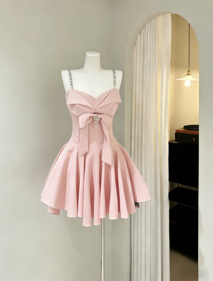 Süße A-Linie Spaghettiträger Rosa Satin Mini Senior Inspo Kurze Geburtstag 18. Party Kleider Homecoming Kleider RB3190