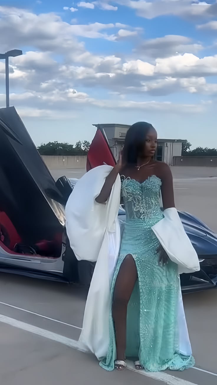 Hübsches Mintgrünes Trägerloses Korsett Meerjungfrauen Abendkleid mit Schlitz N2113
