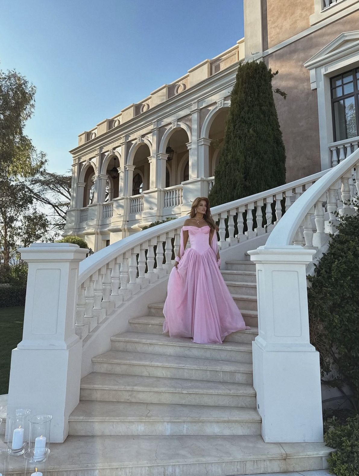 Elegantes, schulterfreies, langes Chiffonkleid in A-Linie mit kurzen Ärmeln, ideal für Abschlussball, Party, Sweet 16 Geburtstag oder Abschlussfeier (AB1069).