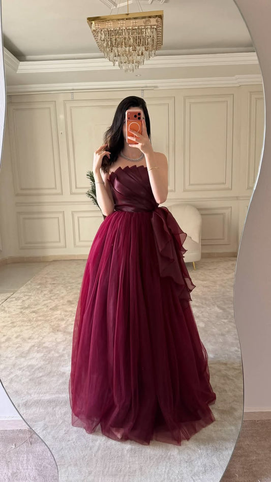 Sweet 16 Ballkleid trägerlos bordeaux Tüll ärmellos mit gerafftem Sweet-Sixteen-Kleid RB9456