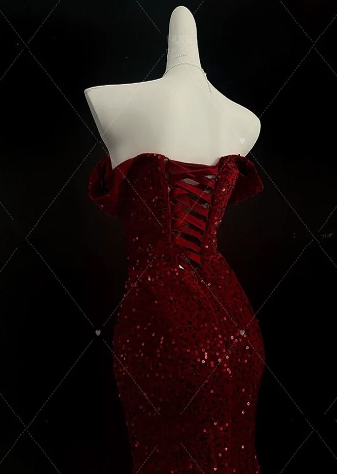 Robe de soirée longue rouge à sequins, décolleté cœur et fente élégante, style sirène, référence N1507