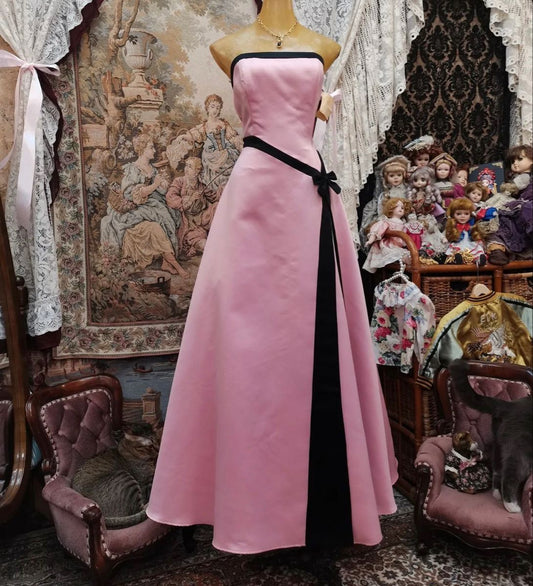 Vintage Ballkleid Trägerlos Rosa Satin Mit Schwarzer Taille Ärmelloses Abendkleid Ballkleid N2566