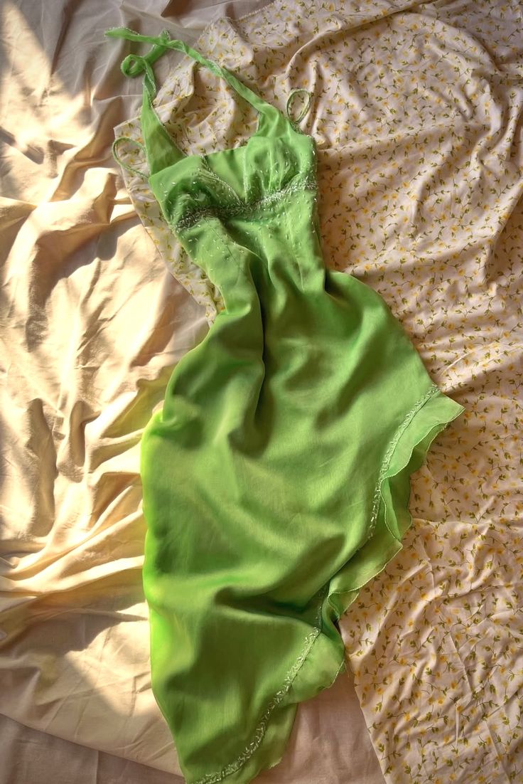 Vibrant Light Green Asymmetrical Dress With Halter Neck Chiffon Homecoming Dresses Party Cocktail Hoco Outfits RB8722