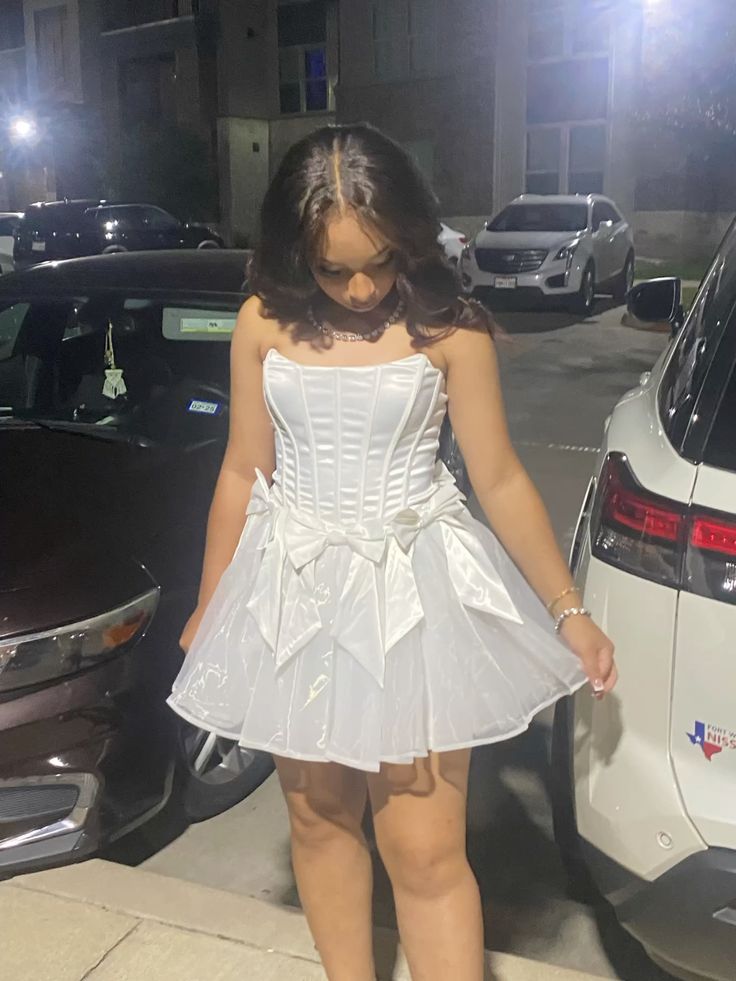 Pretty Ball Gown Strapless White Short Prom Dresses Hoco Dress Short Party Senior High School Ideas Inspo Short Birthday Outfits RB7351