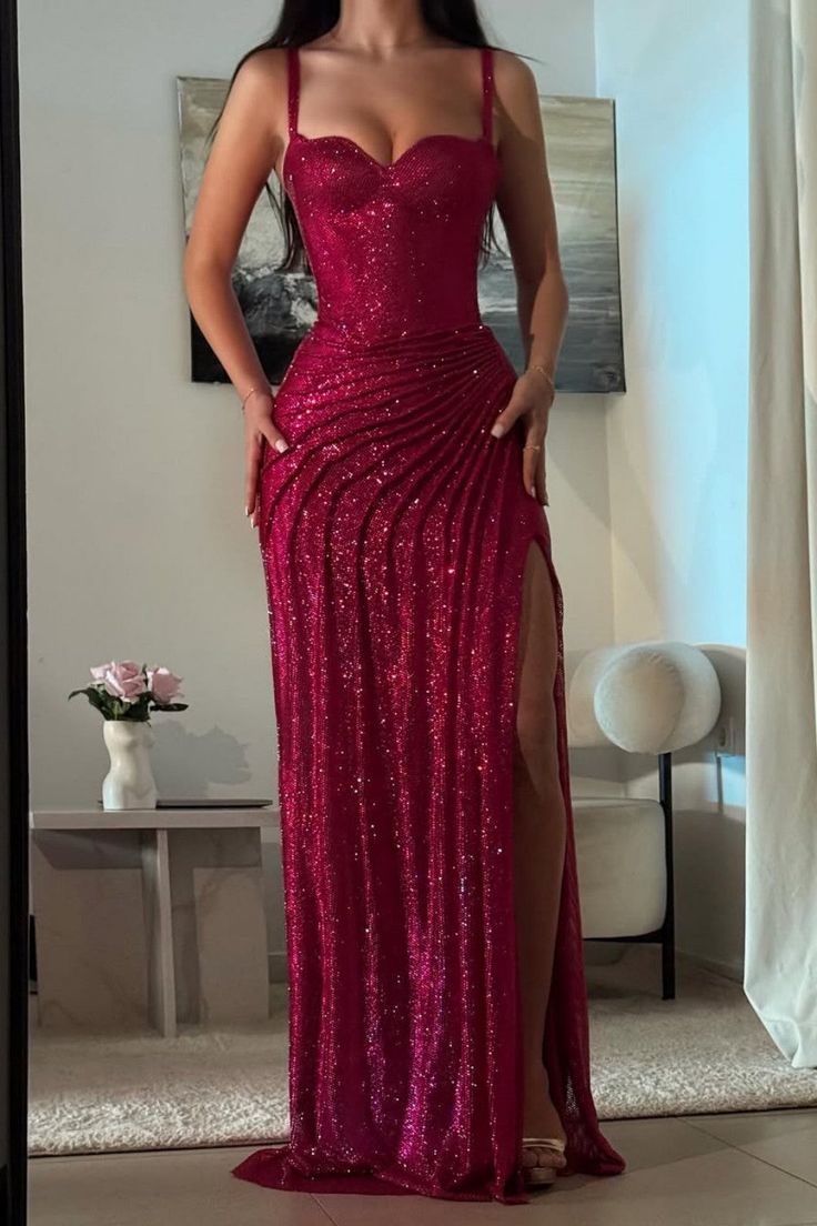 Robe de bal moulante à paillettes, décolleté en cœur, fines bretelles et fente latérale froncée, idéale pour les lycéennes (AB1989).