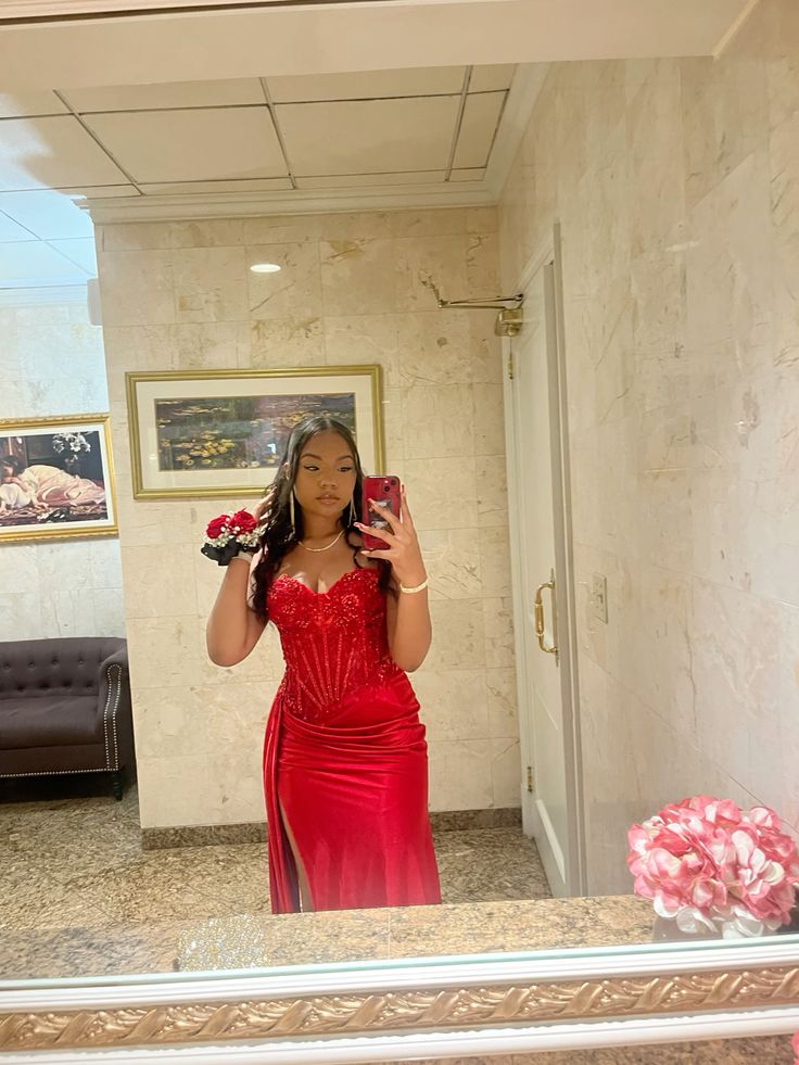 Mermaid Red Prom Dresses Side Split Spaghetti Straps Sexy Special Dress Lace Appliques Beaded Party Gowns AB353