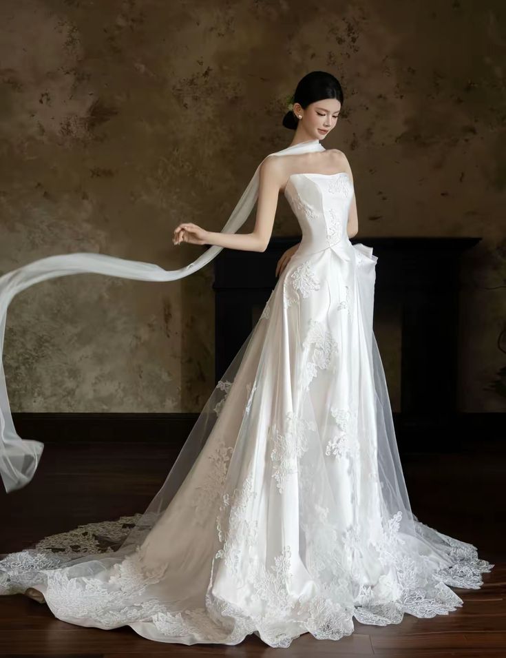 Elegant Women's A line Strapless Sleeveless White Satin Pleated Long Wedding Gowns Dresses AB1497