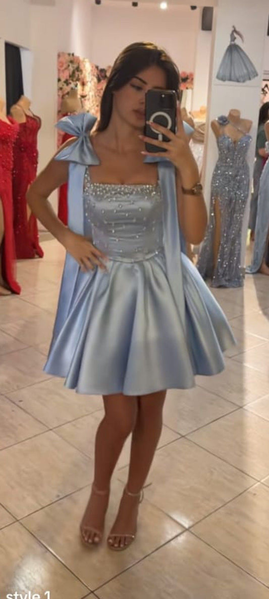 Niedliches Ballkleid mit Spaghettiträgern, hellblauer Satin, Mini-Kurzkleid, formelles Kleid für den Homecoming-Ball der 8. Klasse, Geburtstagskleid N1891