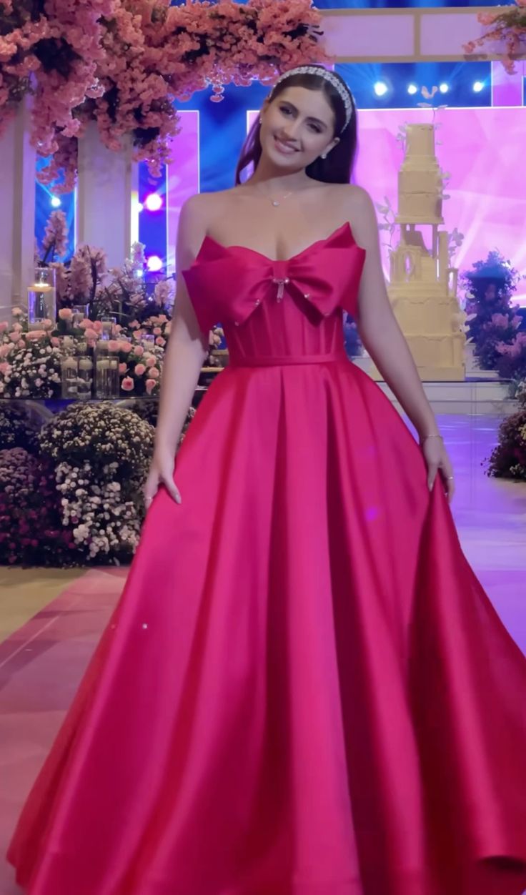 Robe de bal élégante sans bretelles en satin rose fuchsia, longue jusqu'au sol, idéale pour une remise de diplôme ou un 20e anniversaire (N108)