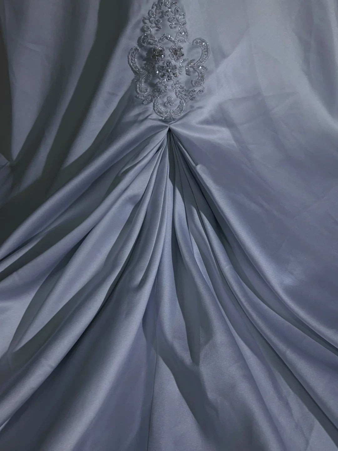 Robes de bal modestes Sirène Asymétrique Bleu Ciel Satin avec Dentelle Longue Robe de soirée N3000