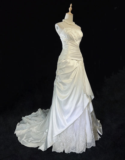 Einzigartige Brautkleider Meerjungfrau Spaghettiträger Elfenbein mit Rüschen Applikationen Langes Brautkleid N3631