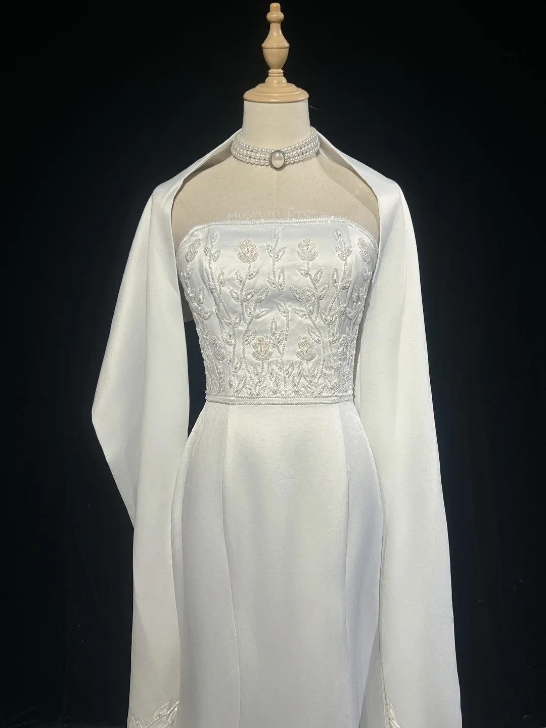 Vintage 90er Brautkleider Meerjungfrau Trägerlos Satin Weiß Perlen Sommer Garten Langes Brautkleid N3823